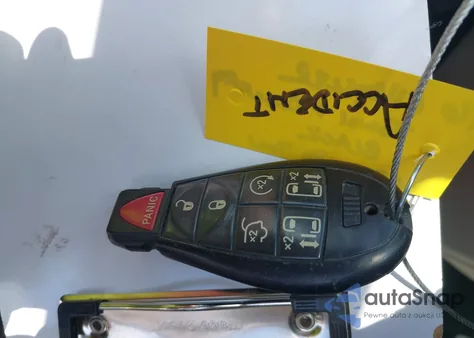 2016 Chrysler Town & Country Touring-L Anniversary Edition из США, поврежденный, VIN 2C4RC1CG9GR189163